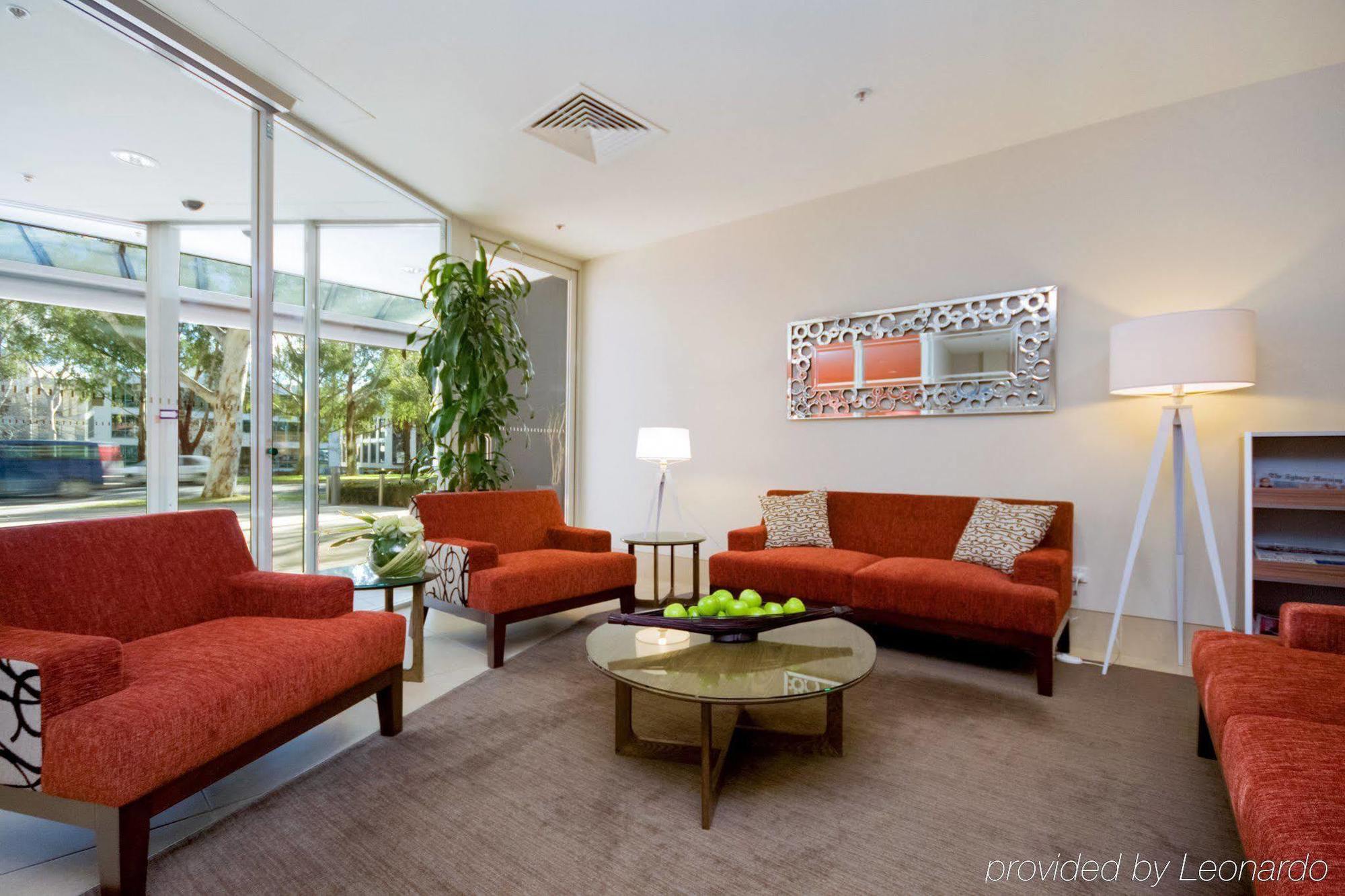 Pacific Suites Canberra Buitenkant foto