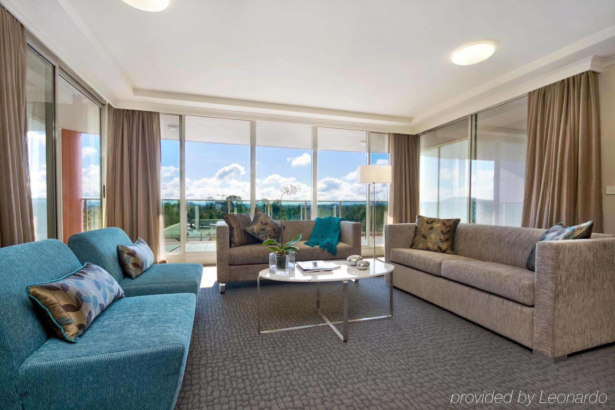 Pacific Suites Canberra Buitenkant foto