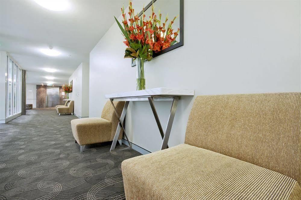 Pacific Suites Canberra Buitenkant foto