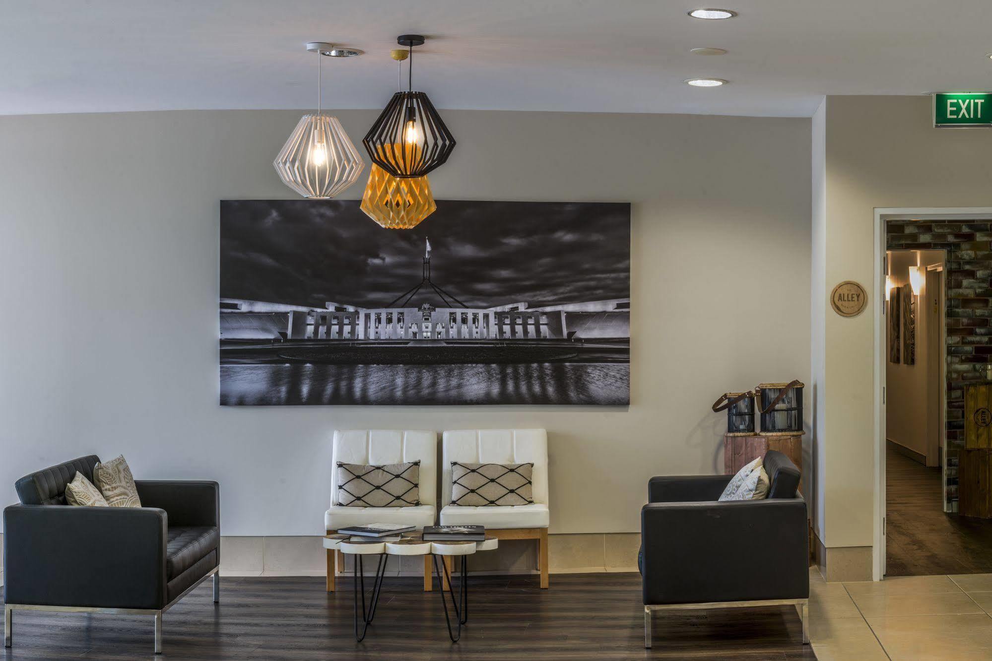 Pacific Suites Canberra Buitenkant foto