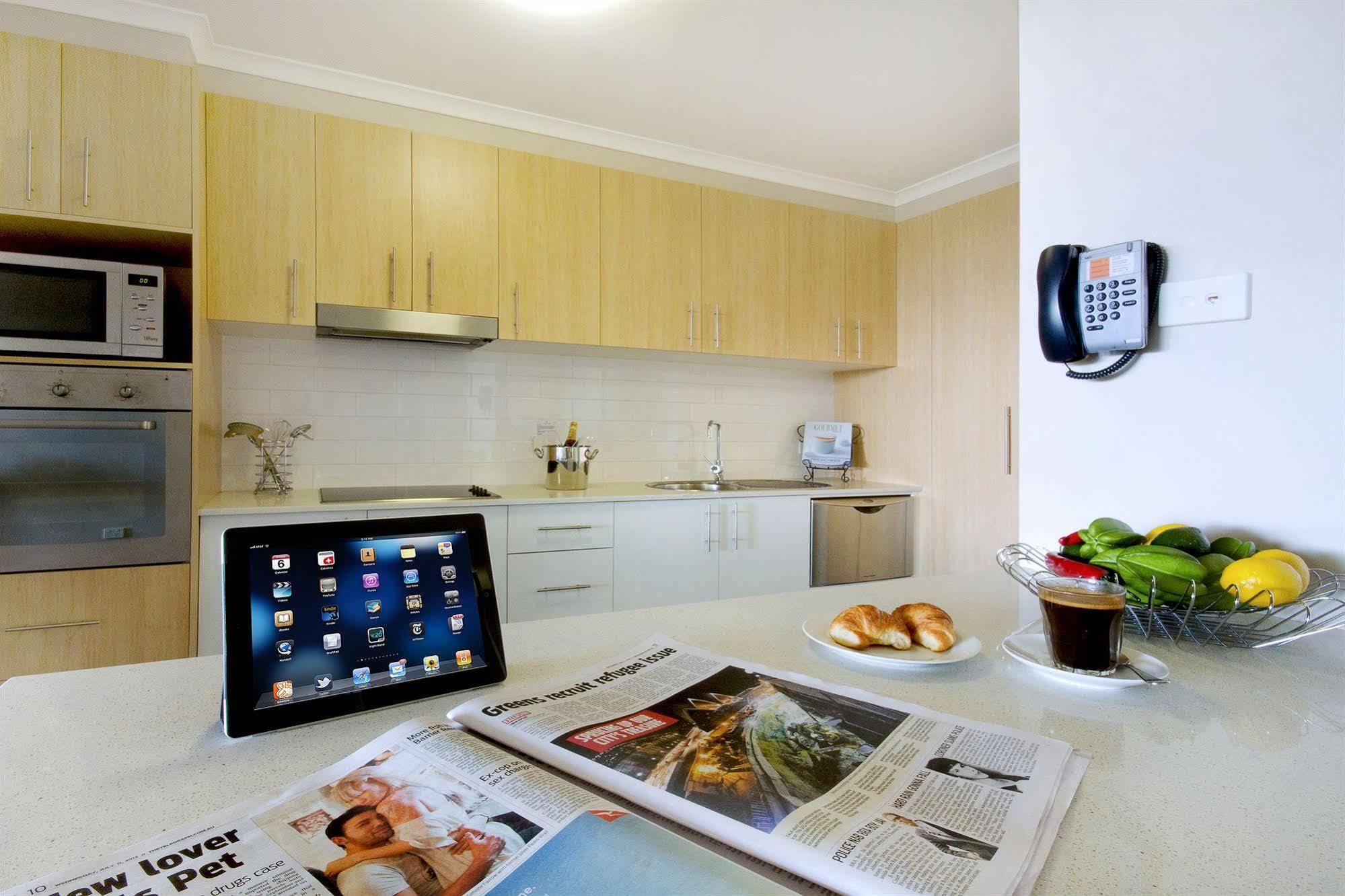 Pacific Suites Canberra Buitenkant foto