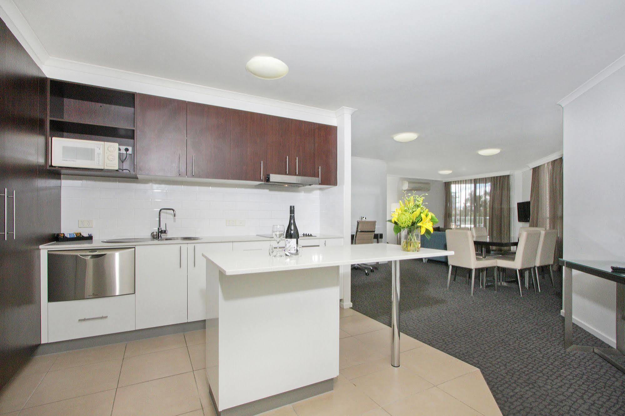 Pacific Suites Canberra Buitenkant foto