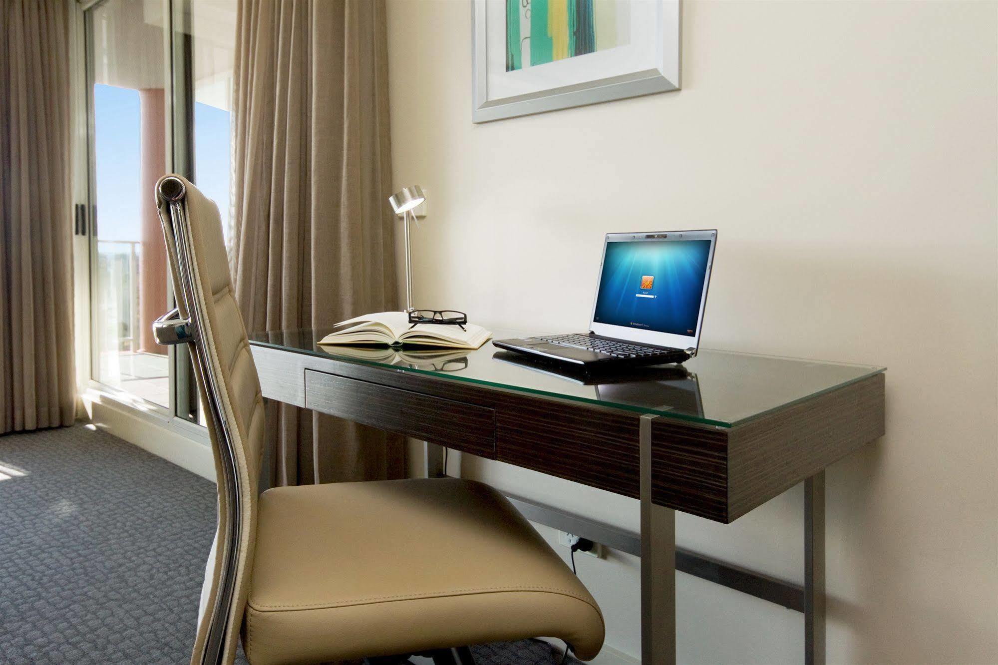 Pacific Suites Canberra Buitenkant foto