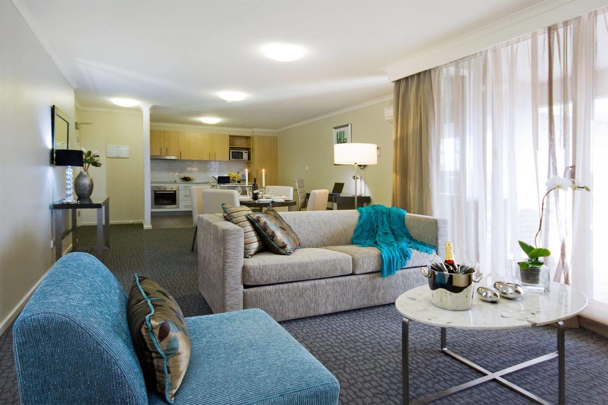 Pacific Suites Canberra Buitenkant foto