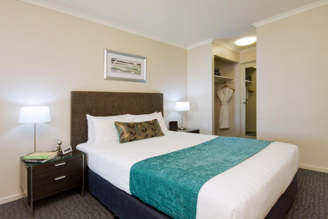 Pacific Suites Canberra Buitenkant foto