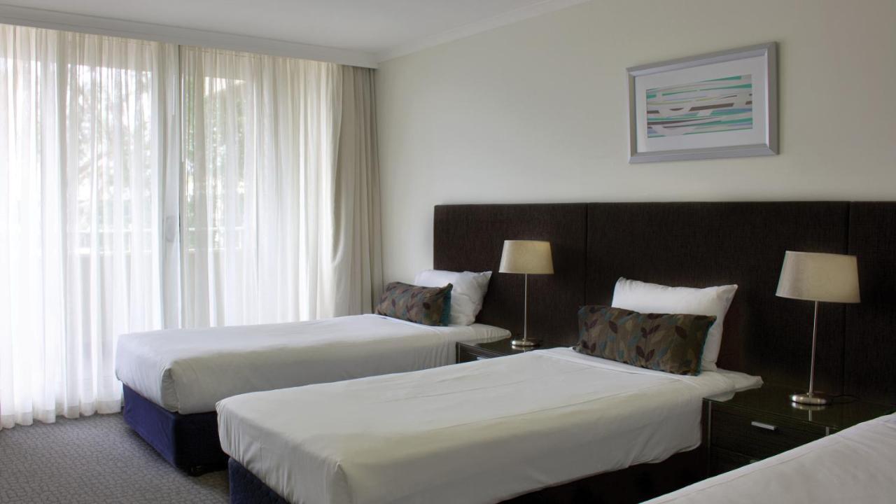 Pacific Suites Canberra Buitenkant foto
