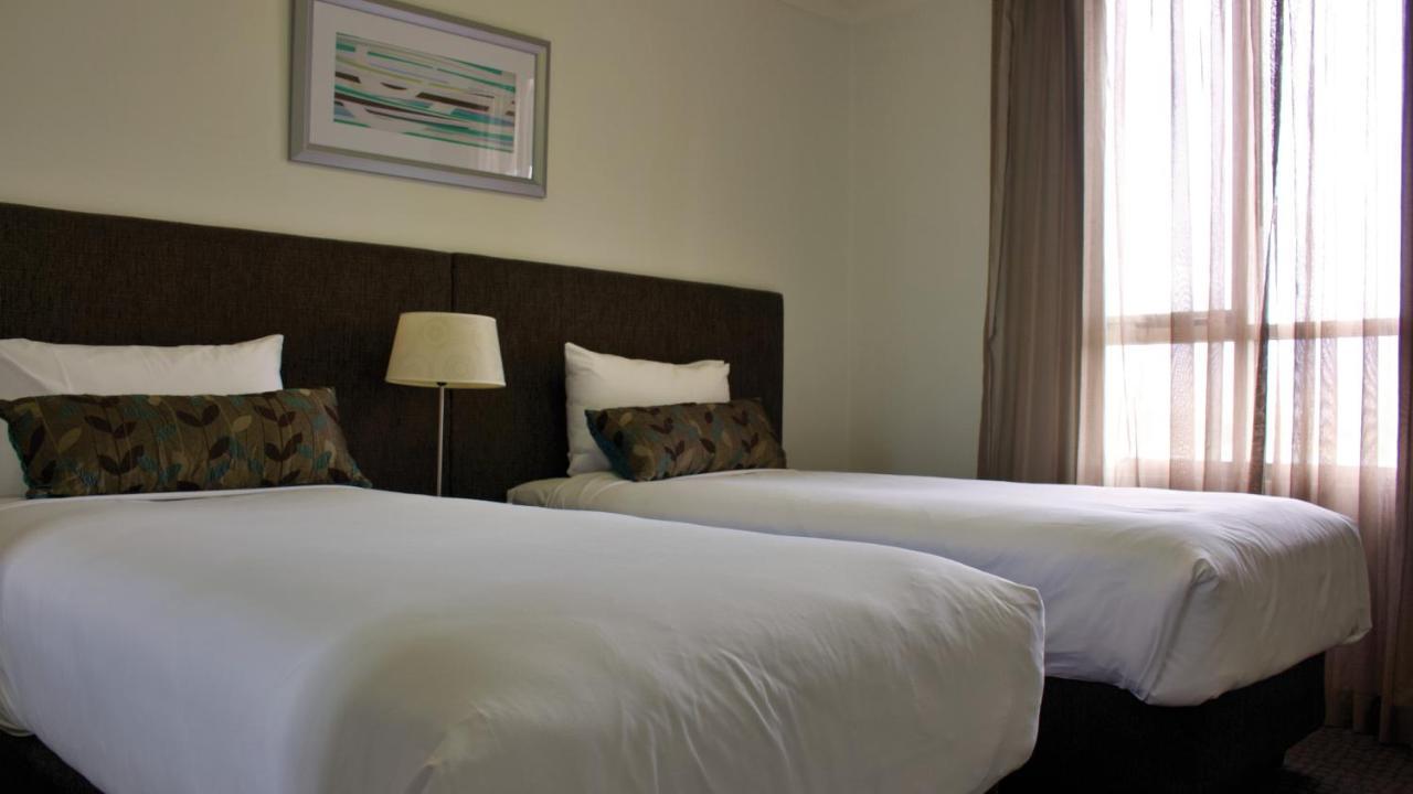 Pacific Suites Canberra Buitenkant foto
