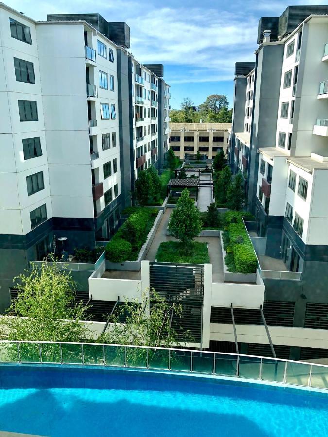 Pacific Suites Canberra Buitenkant foto